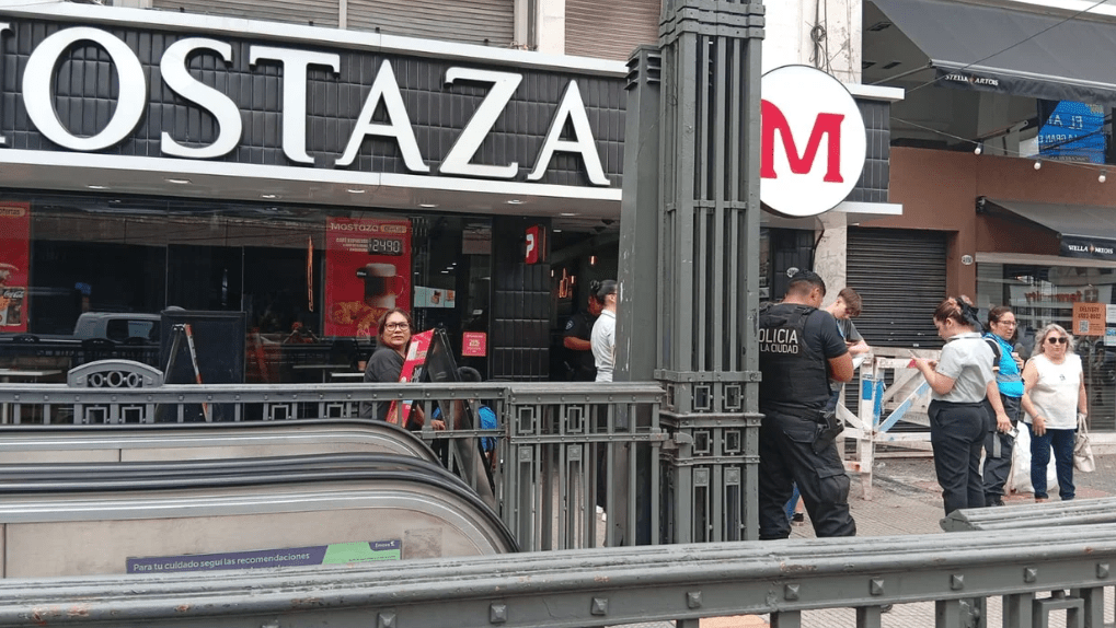 Derrumbe en un local de comida rápida en Caballito: dos mujeres resultaron&nbsp;heridas