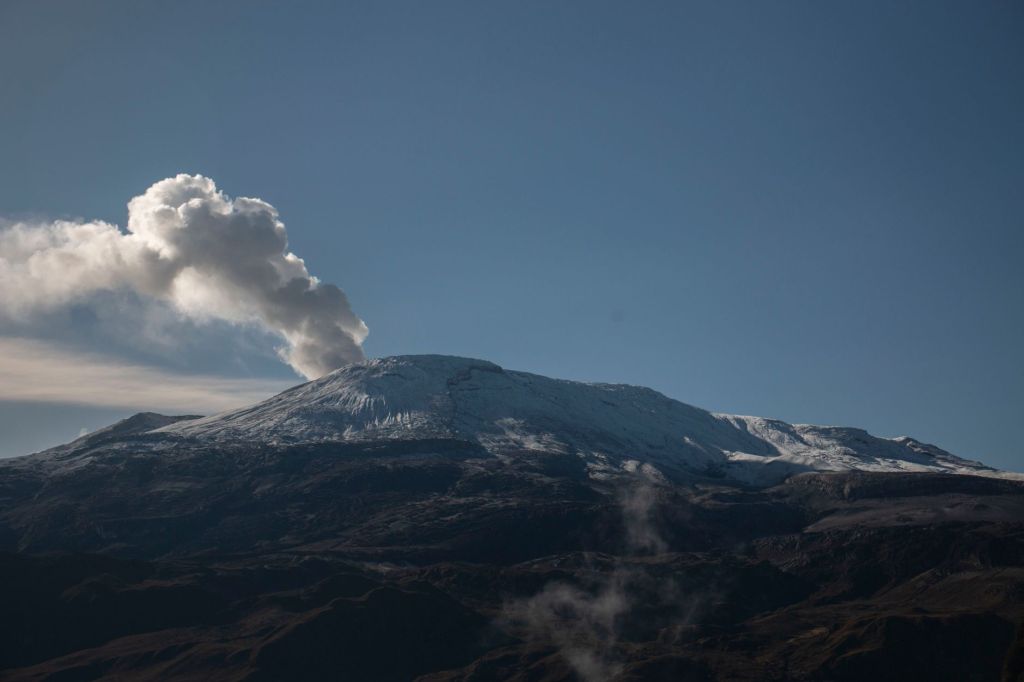 Incendio en Sierra Nevada dispara evacuación de 90.000&nbsp;residentes