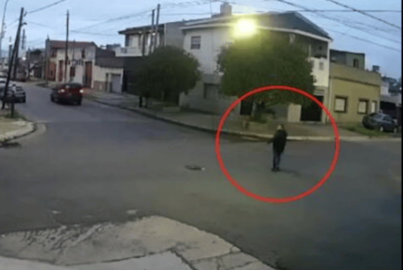 Inseguridad en Valentín Alsina: le dispararon a una abuela cuando intentaban robarle el auto con su nieto&nbsp;adentro